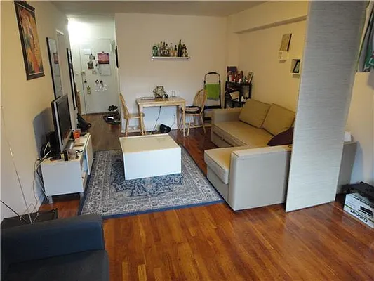 Rented by Addison Property Group | media 37