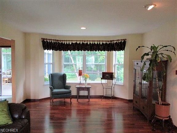 4th image of 4801 Sprucewood St