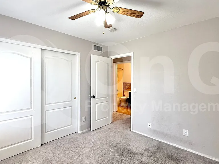 1733 E Harrison St — Photo 18