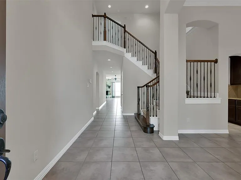 2 Maitland Ct — Photo 5
