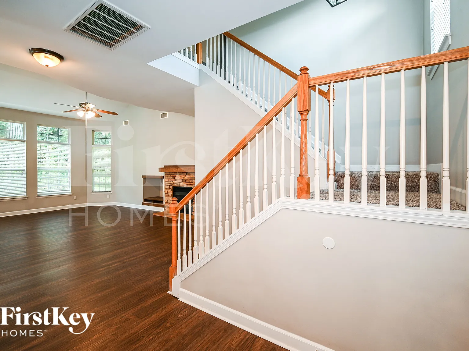 3 bed, 2.5 bath, 2190 sqft, $2,345 — Photo 2