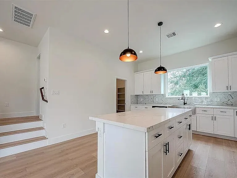 1511 Alamo St — Photo 11