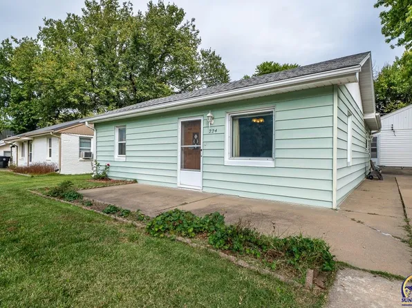 224 SW Terra Dr, Topeka, KS 66609