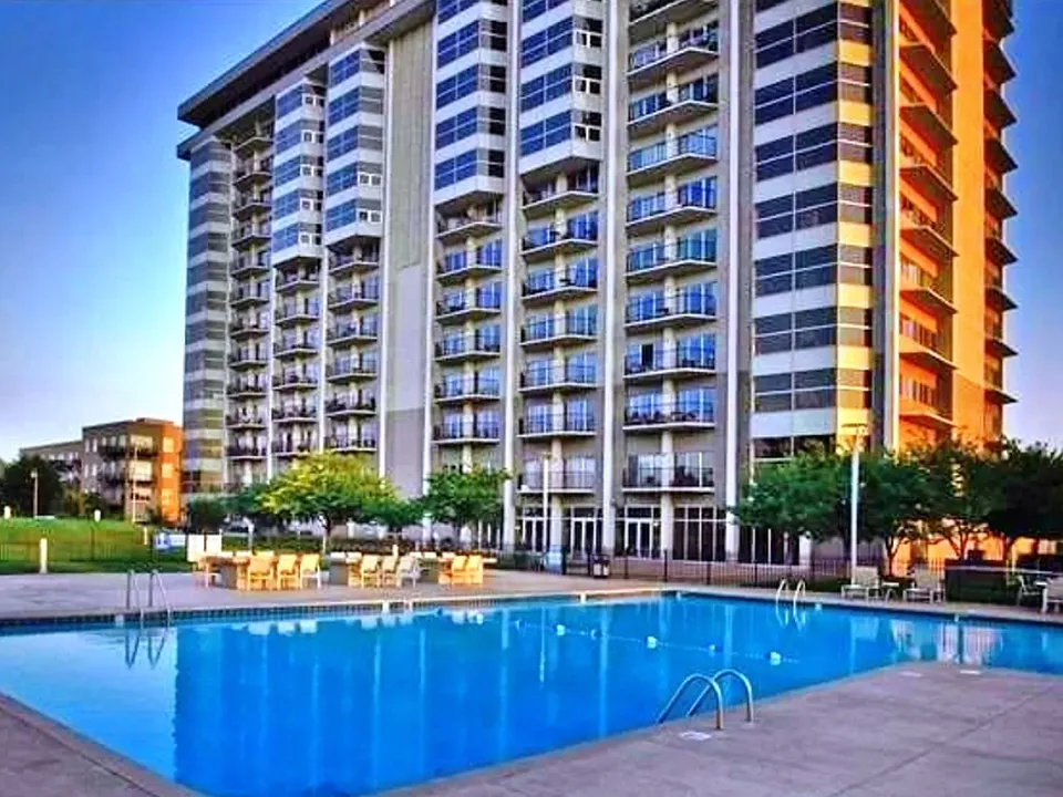 655 Riverside Dr #804B