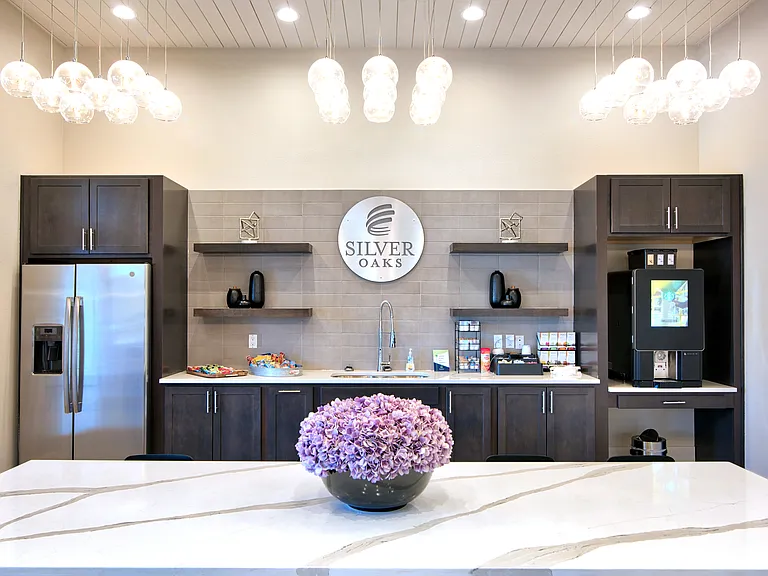 Silver Oaks Apartments — Photo 10