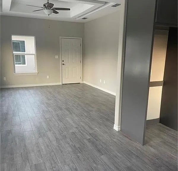 418 E 3rd St #6 — Photo 3
