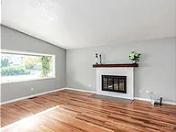 2nd image of 17585 SW Sugar Plum Ln