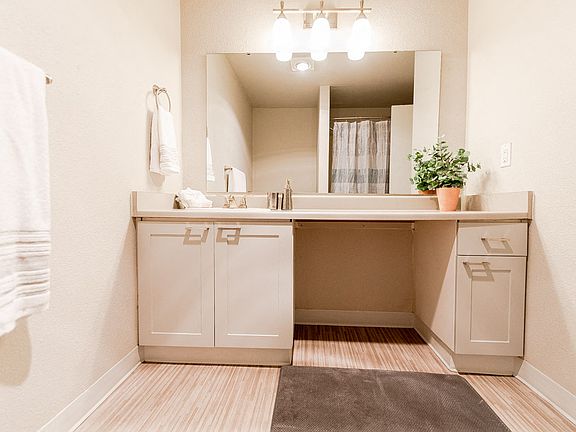 Tacoma Apartments - Notch8 Apartments - Bathroom 1