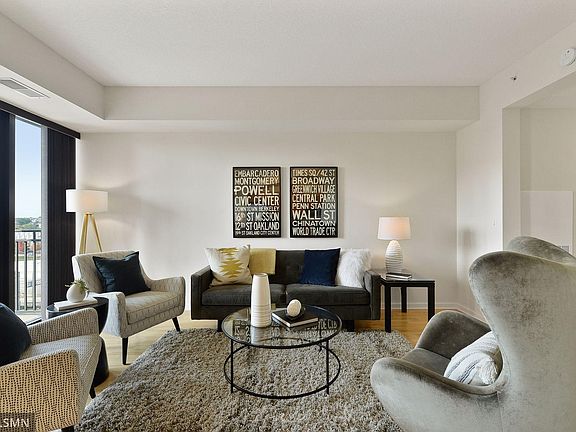 2nd image of 500 Grant St E #706