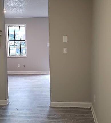 5th image of 604 Arrington Ave APT C