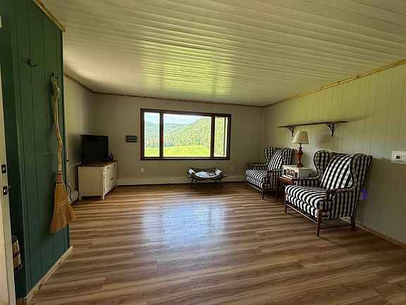 4th image of 189 Taylor Hill Road