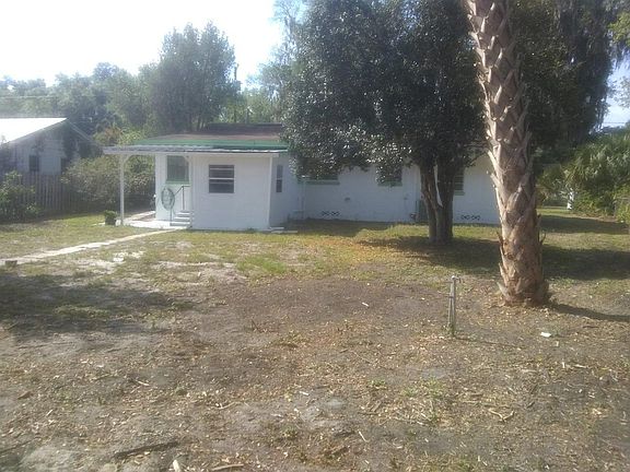 3rd image of 115 W Fern Dr