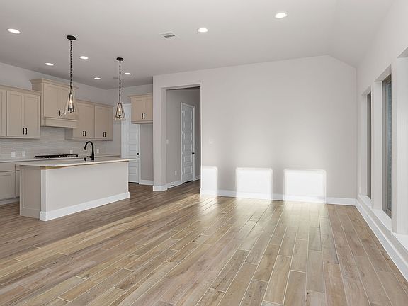 2nd image of 7431 Hemlock Crest Dr