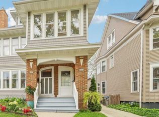 3319 N Hackett Ave #3321, Milwaukee, WI 53211