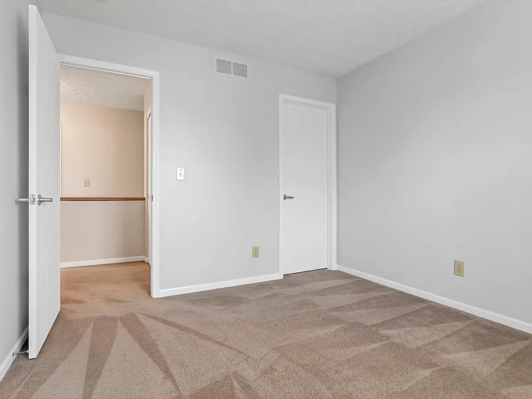 522 Farm Hill Ct — Photo 30
