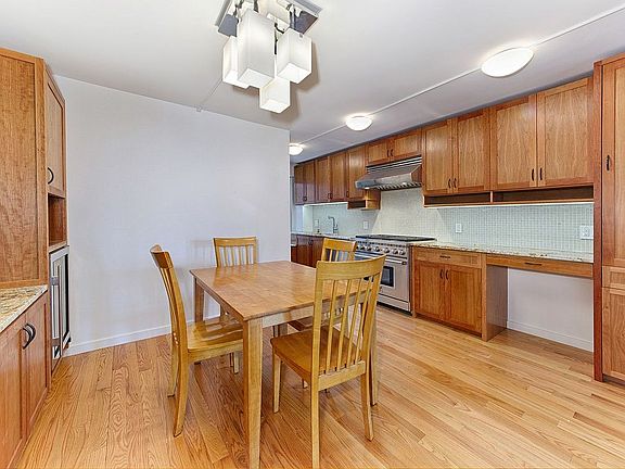 4th image of 210 Broadway Unit J1405