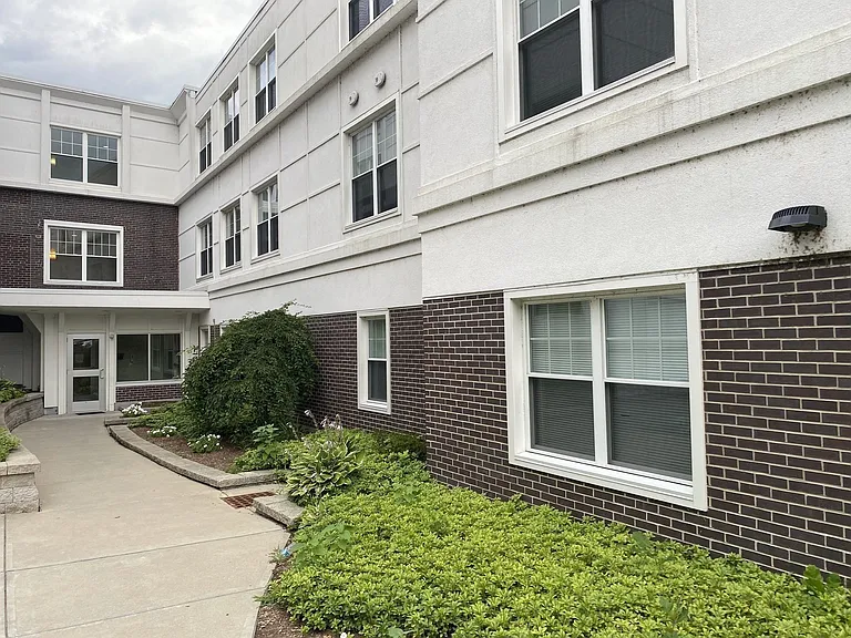 21 Pond St #3A — Photo 11