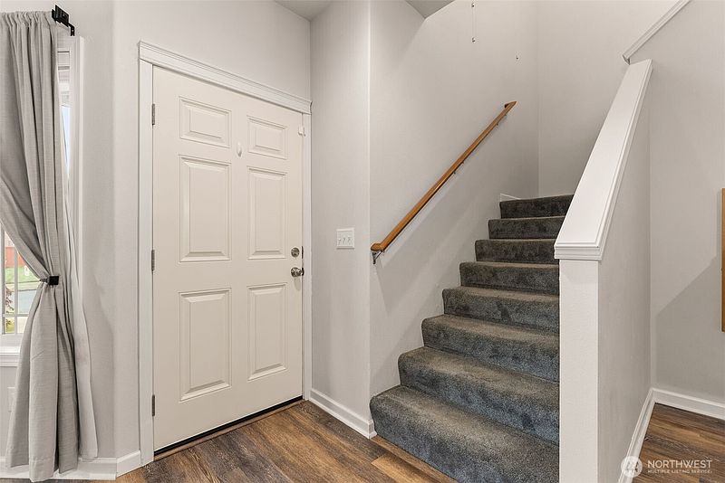 5th image of 3624 Bacall Street NE