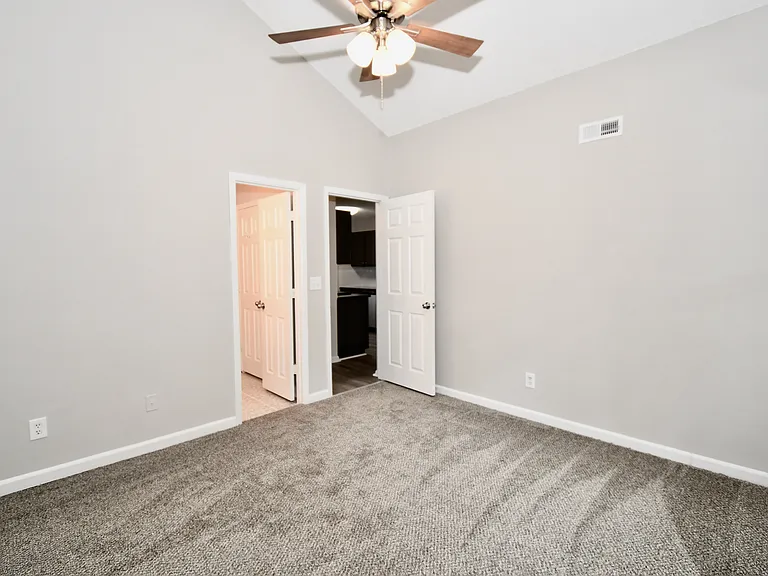 1101 Sandy Lane Dr — Photo 24
