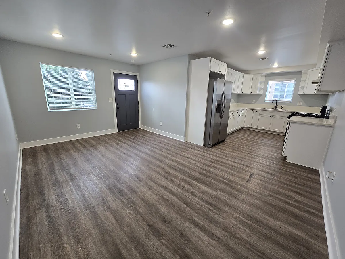 Building Photo - 3527 1/2 Percy St #1/2