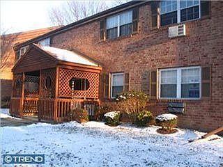 5th image of 715 Garnet Dr