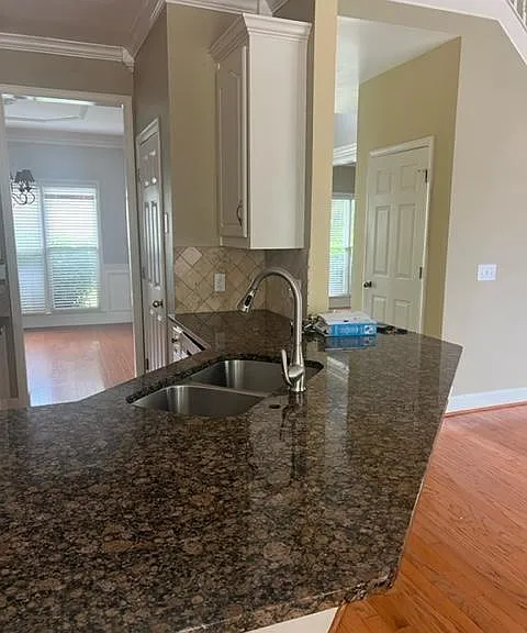 585 Oakmont Hl — Photo 10