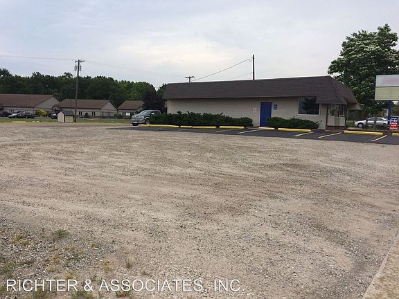 4th image of 3439 E Grand River Ave