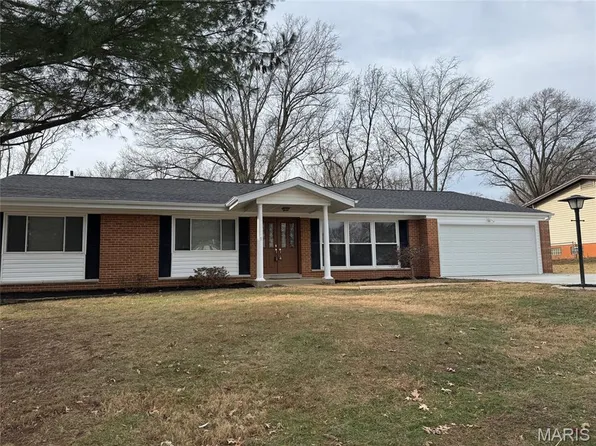 701 Fernview Dr, Saint Louis, MO 63141