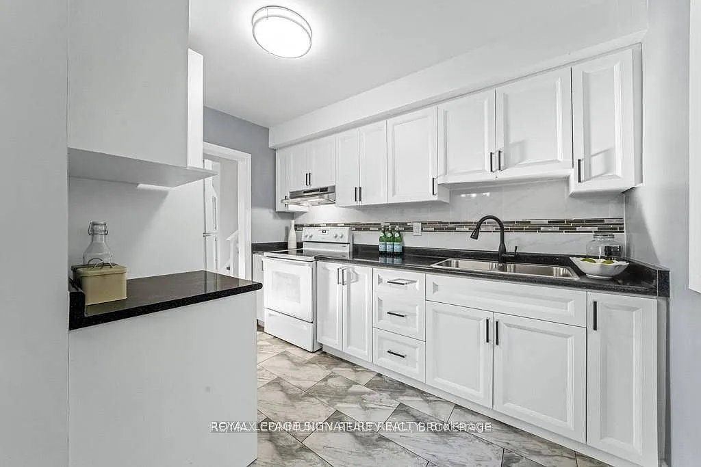 4 bed, $2,550 — Photo 3