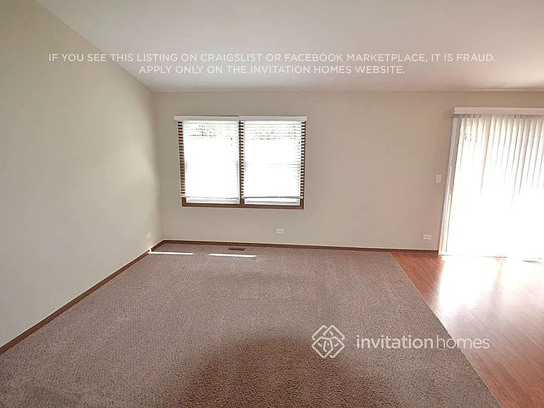 1241 Victoria Ct — Photo 2