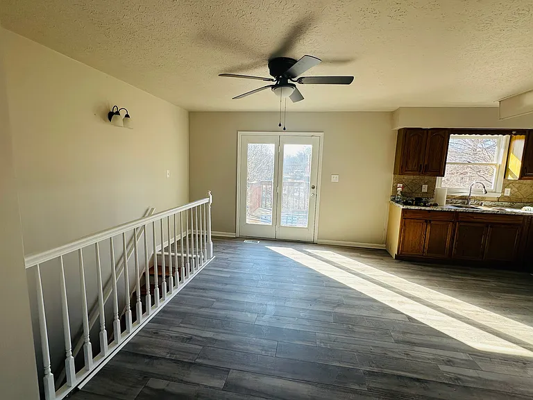 14 Robyn Dr — Photo 16