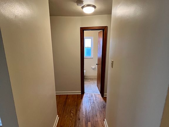 5th image of 528 Washington Ave