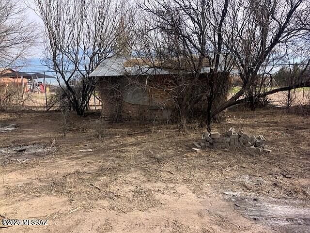 2nd image of 613 E Pomerene Rd