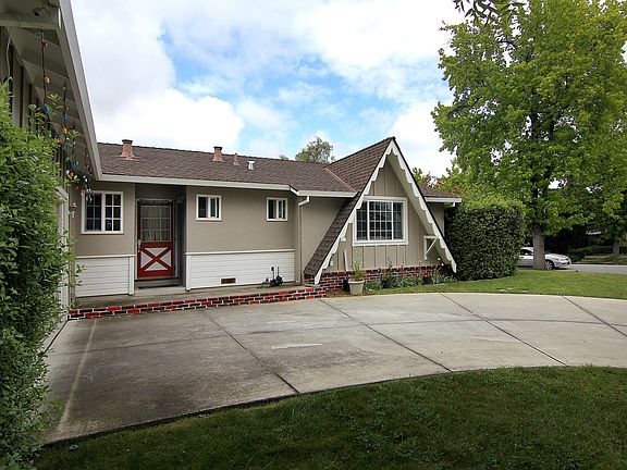 2nd image of 1109 Danbury Dr