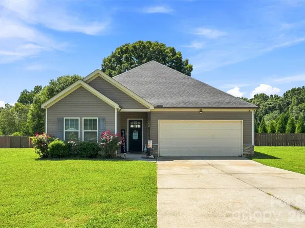 142 Donsdale Dr, Statesville, NC 28625
