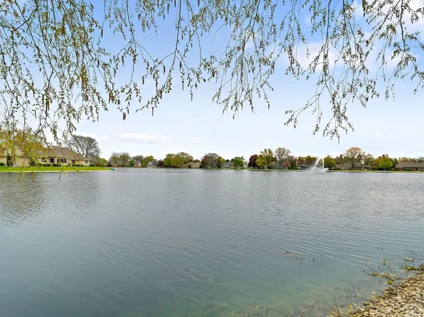 2314 W Dickinson COURT, Mequon, WI 53092