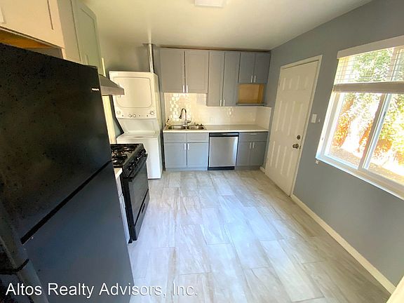 5th image of 3149 Genevieve Ct