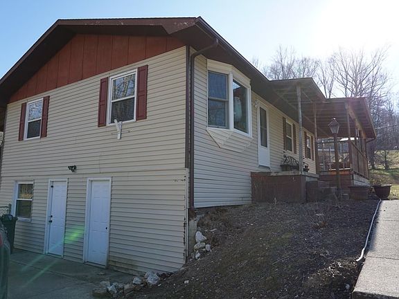 3rd image of 1110 N Hill St