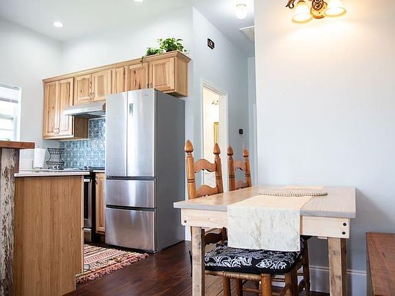 4th image of 1331 Desire St