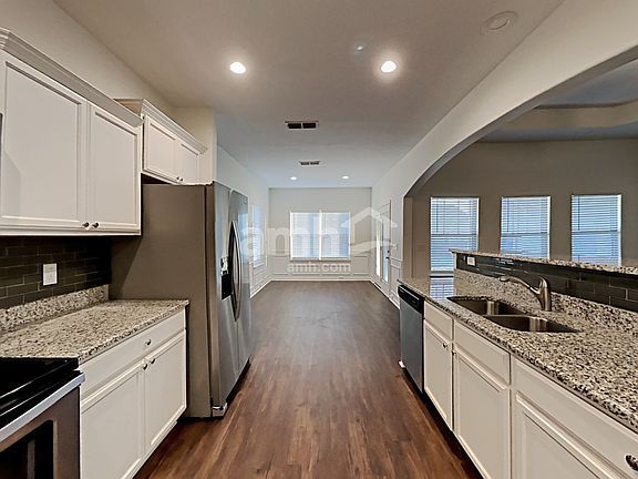 4th image of 3211 Dupree Ln