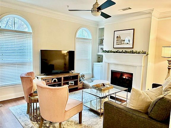 2nd image of 321 Perimeter Walk #321