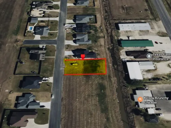 1910 Lynn St, El Campo, TX 77437