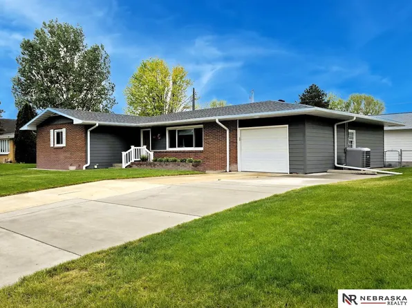 302 E 5th St, Valentine, NE 69201