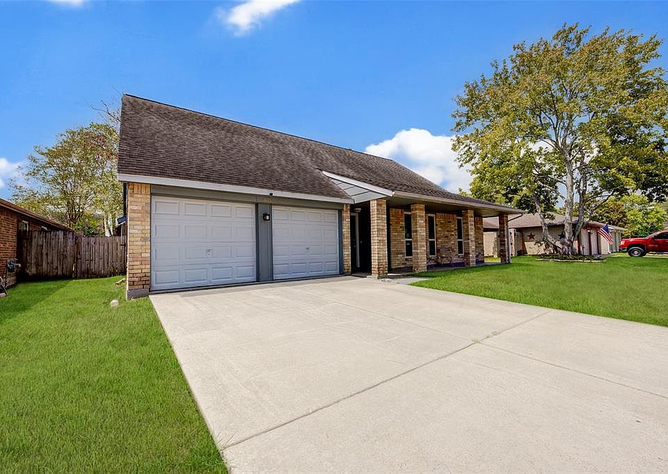 1st image of 405 Pine Mills Drive