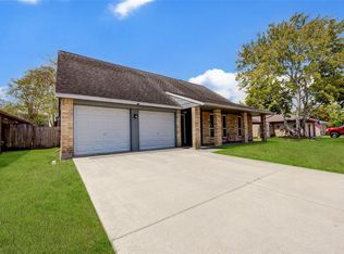 405 Pine Mills Dr, League City, TX 77573