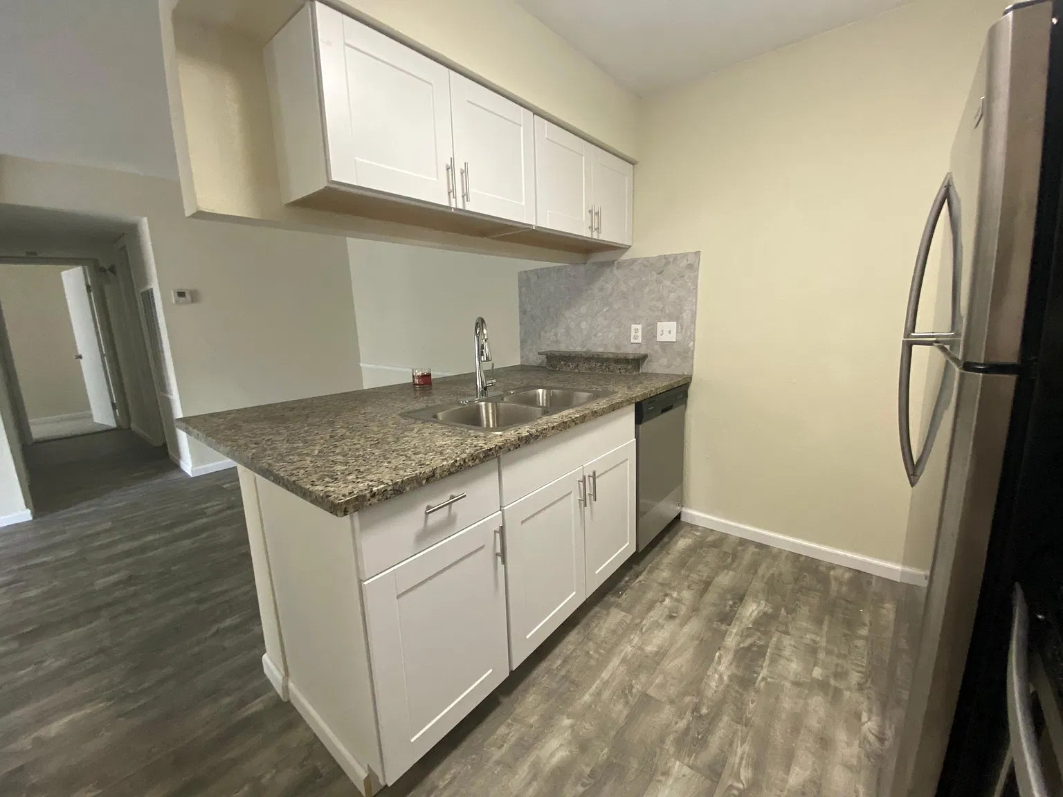 2 bed, 988 sqft, $1,350 — Photo 2