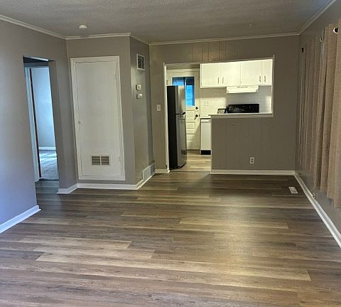 3rd image of 3208 Duncan St