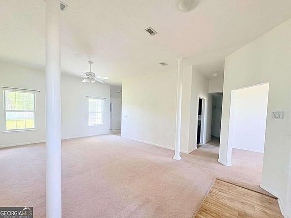 4th image of 100 Camellia Dr