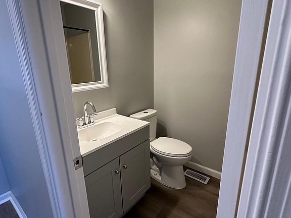 3rd image of 1607 Slidell Ln