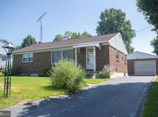 2143 Pleasant View Dr, York, PA 17406